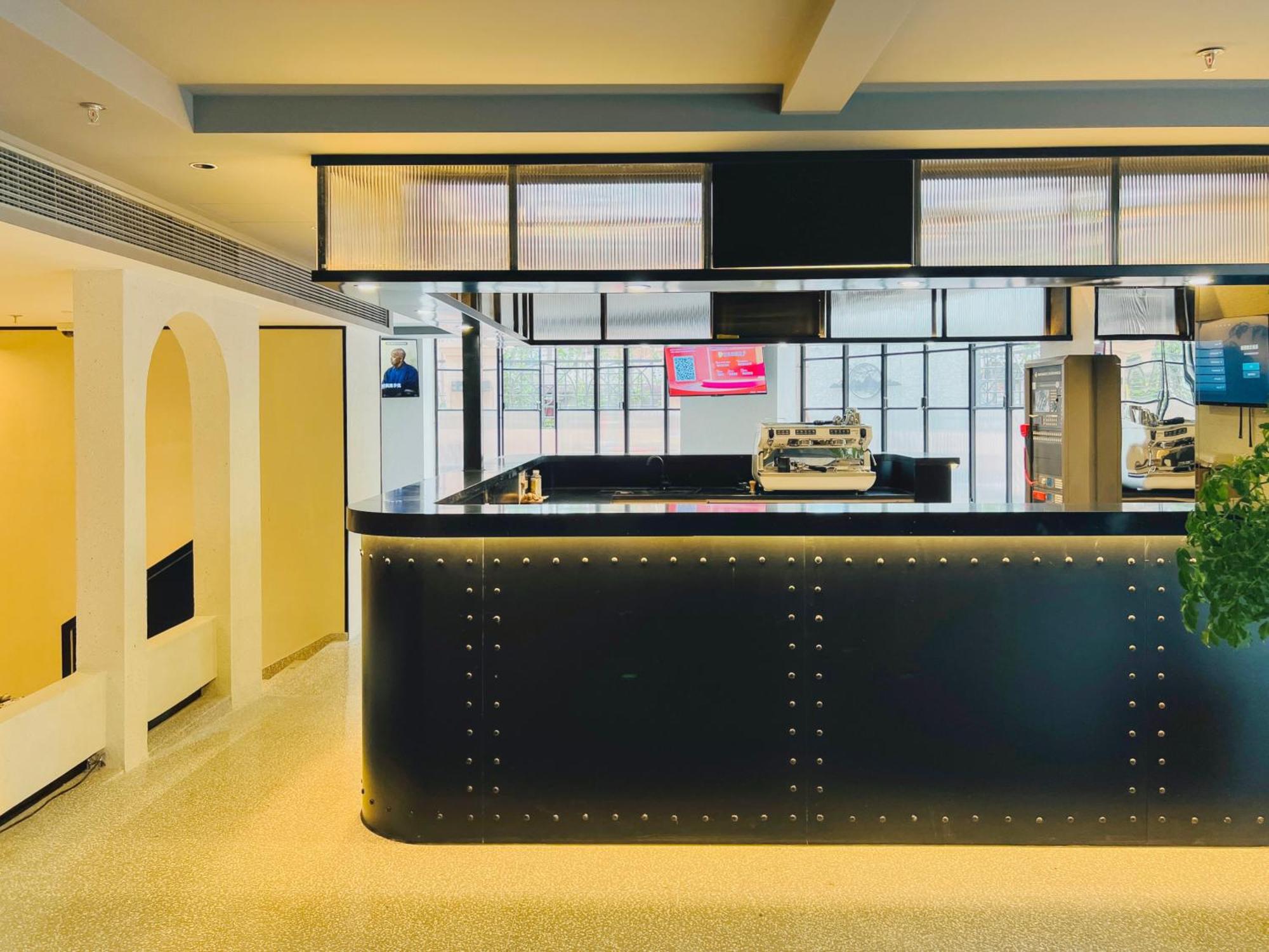 Dayin Garden Hotel -Near People'S Square & Nanjing Road-Large Social Area -Bar -Cafe -Gym -Free Laundry Luggage Storage -24H Front Desk-English Service Shanghai Extérieur photo