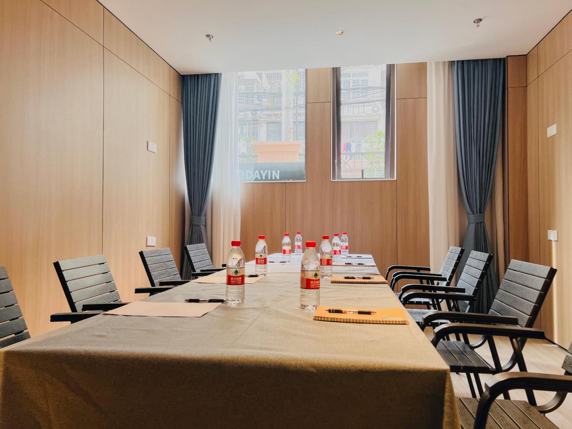 Dayin Garden Hotel -Near People'S Square & Nanjing Road-Large Social Area -Bar -Cafe -Gym -Free Laundry Luggage Storage -24H Front Desk-English Service Shanghai Extérieur photo